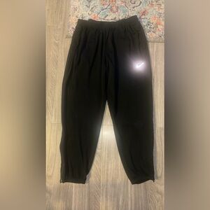 Men’s black large dri fit Nike pants